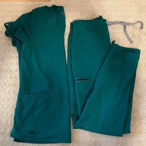 Hunter Green Figs Scrub Set